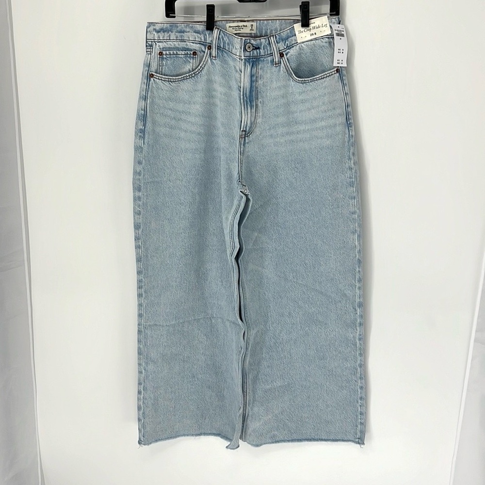 Abercrombie & Fitch NWT crop wide leg jeans 29